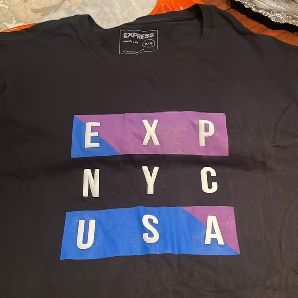 Express Black Tshirt - Picture 2 of 5